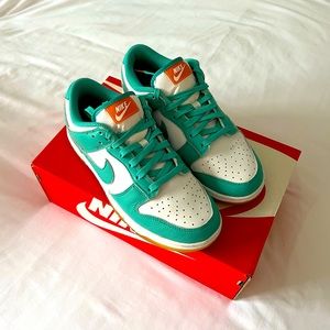 Women’s nike dunk low teal